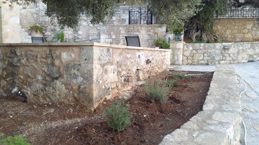 הוילה Tzitzifes Stone Mansion מראה חיצוני תמונה